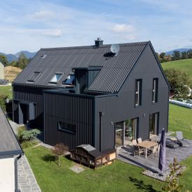 EFH Dach und Fassade Eternit
